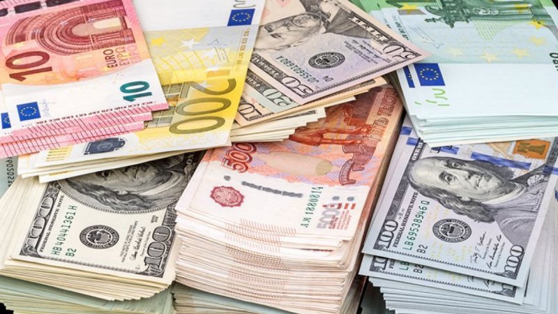 Доллар и евро подросли на торгах - «Финансы»
