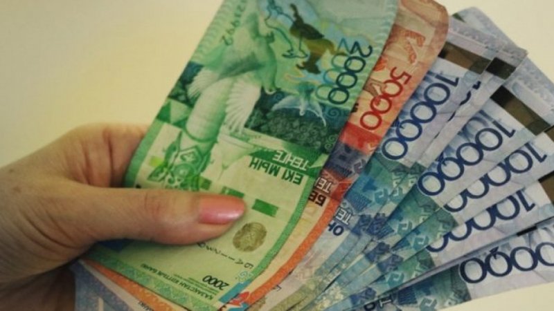 Траты казахстанцев выросли на 10% за год - «Финансы»