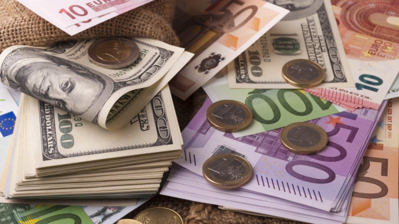 Курсы валют: доллар еще прибавил, евро - снизился - «Финансы»