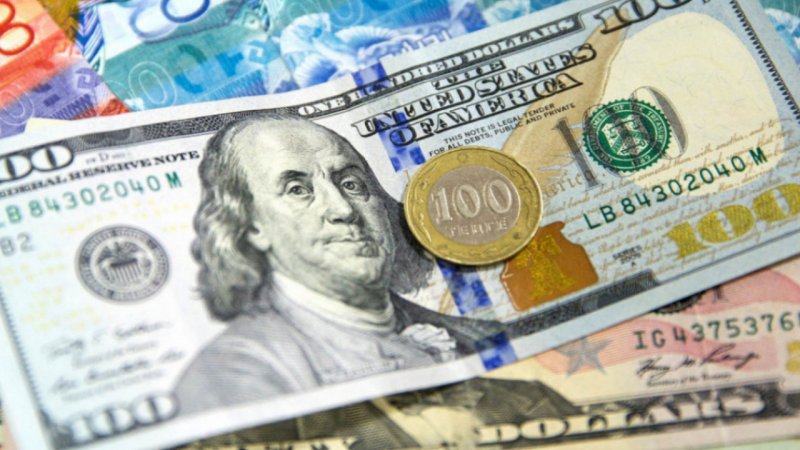 Курс доллара упал на торгах - «Финансы»