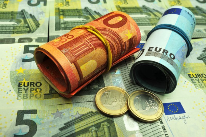 К февралю евро получит очередной удар: рубль пойдет вверх - «Финансы»