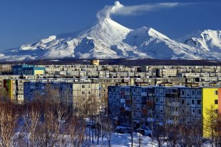 Видео: на камчатском вулкане Авачинский зафиксировали выброс пара - «Финансы»