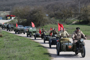 Ямалец в честь годовщины Победы пересечет Россию на советских машинах - «Финансы»