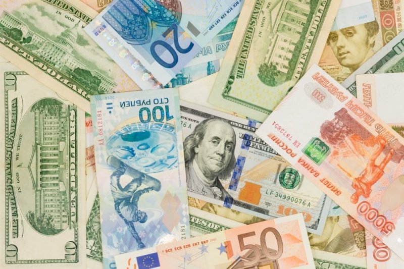 Доллар и евро получат шансы преодолеть психологические уровни - «Финансы»