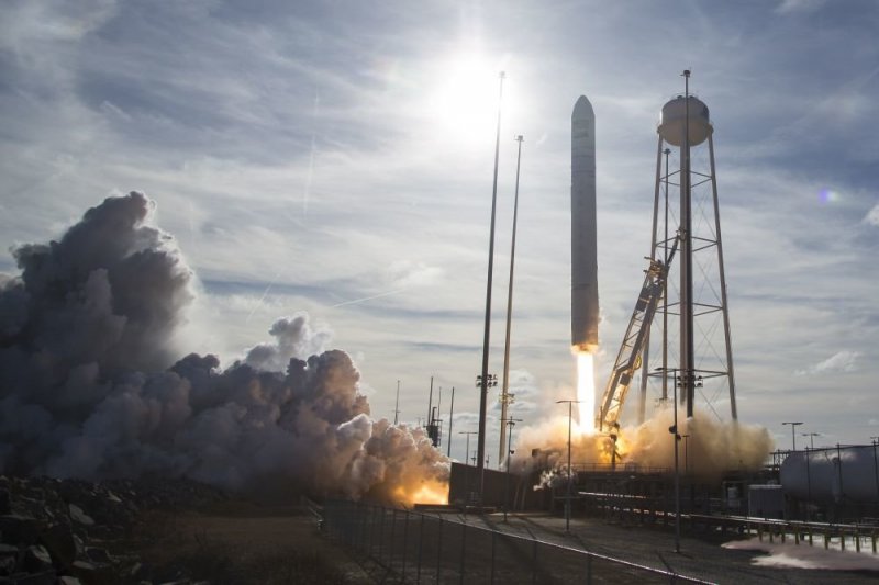 К МКС стартовала ракета-носитель Antares с грузовиком Cygnus - «Финансы»