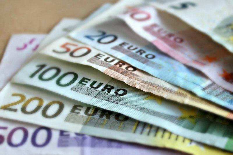 Курс евро превысил психологически важную отметку - «Финансы»