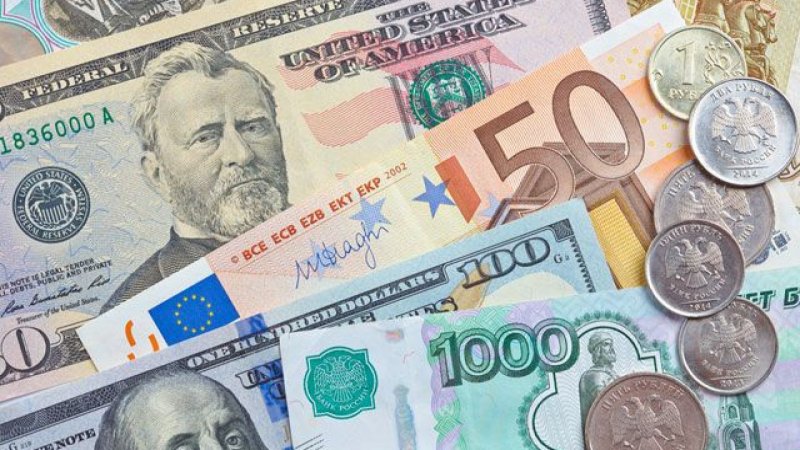Курсы валют: доллар растет, а рубль падает - «Финансы»