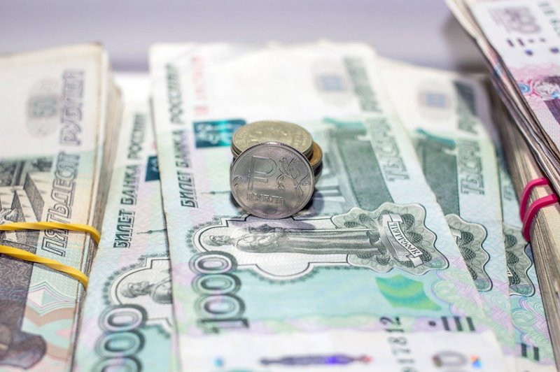 Курс рубля снизился до пятимесячного минимума - «Финансы»