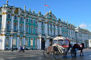 Стало известно, сколько в разных городах стоит завтрак в постель - «Финансы»