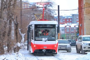 В Челябинске объяснили ЧП с новым низкопольным трамваем - «Финансы»