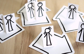 Акции по акции. Стоит ли покупать бумаги во время всеобщей распродажи? - «Финансы»