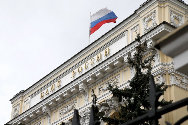 Банк России начнет упреждающую продажу валюты внутри страны - «Финансы»