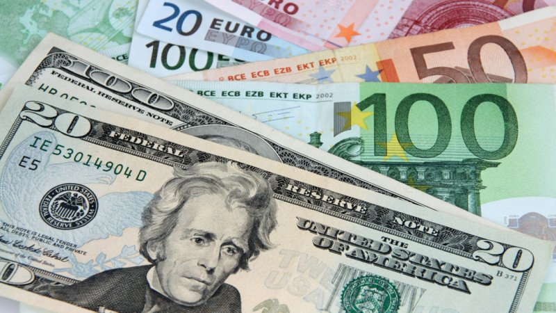 Курсы валют: доллар и евро продолжают расти - «Финансы»