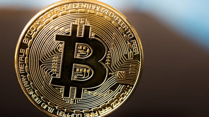 Стоимость биткоина впервые с апреля упала ниже 5 тыс. долларов - «Финансы»