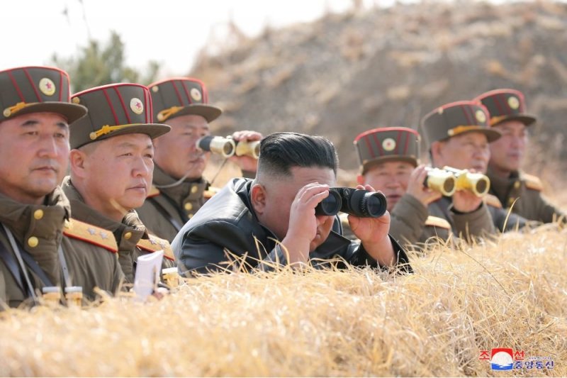 Северная Корея запустила неопознанный снаряд в сторону Японского моря - «Финансы»