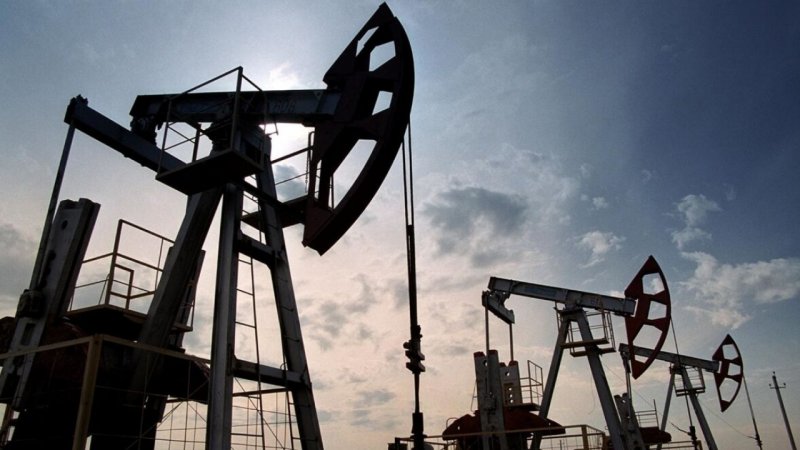 Цена на нефть продолжает падать - «Финансы»
