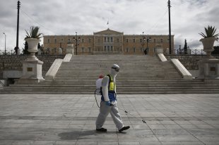 Греческая полиция ужесточит меры к нарушителям самоизоляции на Пасху - «Финансы»