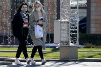 На Борисовский прудах в столице спасли людей с плота - «Финансы»