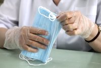 Глава Минпромторга заявил об отсутствии дефицита масок и антисептиков - «Финансы»