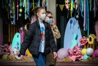 После смягчения изоляции в Мадриде задержаны десятки выпивающих компаний - «Финансы»