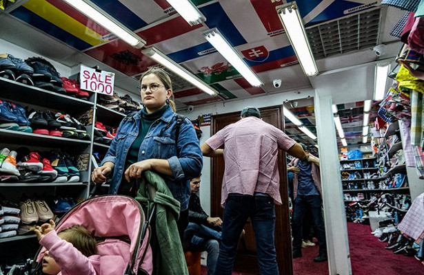 Продажи одежды вРФрухнули на90%&nbsp - «Экономика»