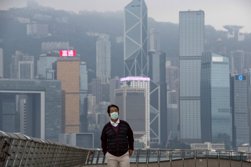 Власти Гонконга бесплатно раздадут жителям защитные маски - «Финансы»