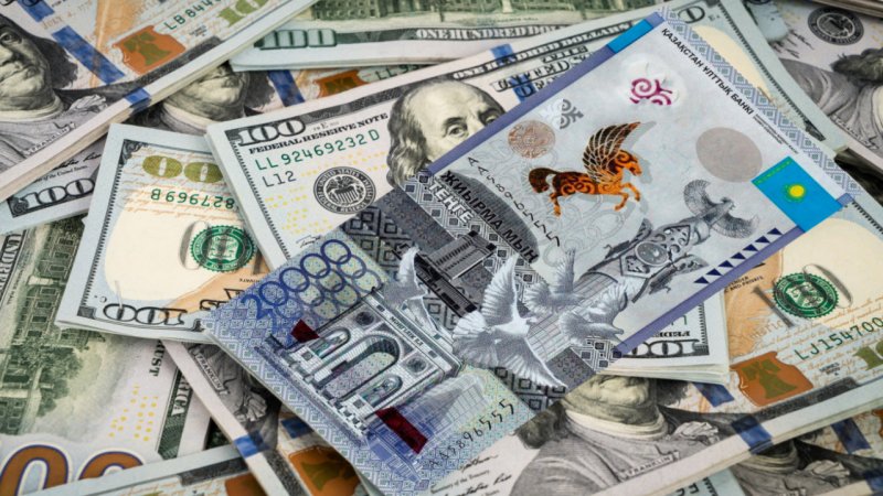 Доллар подешевел на 2 тенге на торгах - «Финансы»