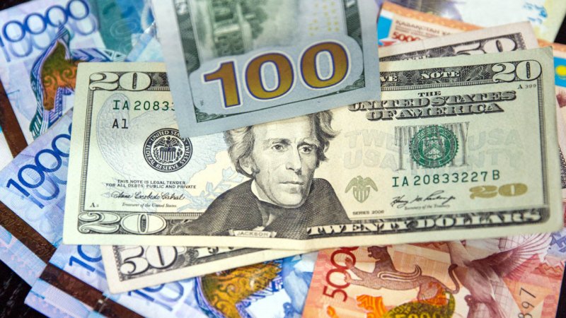Доллар подешевел еще на 2 тенге - «Финансы»