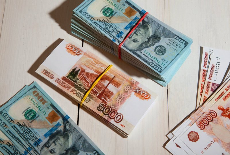 Определены два сценария движения рубля - «Финансы»