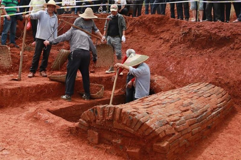В Китае в 1000-летней могиле найден "сказочный мост" в загробный мир - «Финансы»