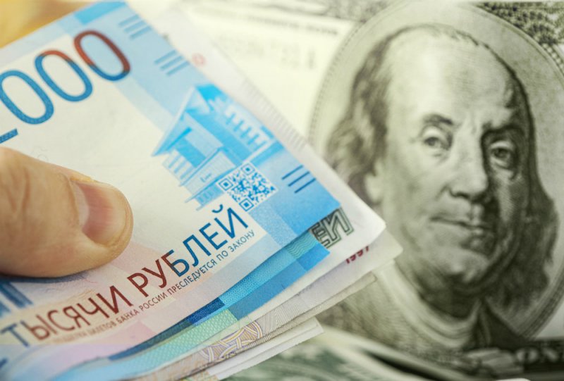 Рубль ждет испытание новой торговой войной - «Финансы»