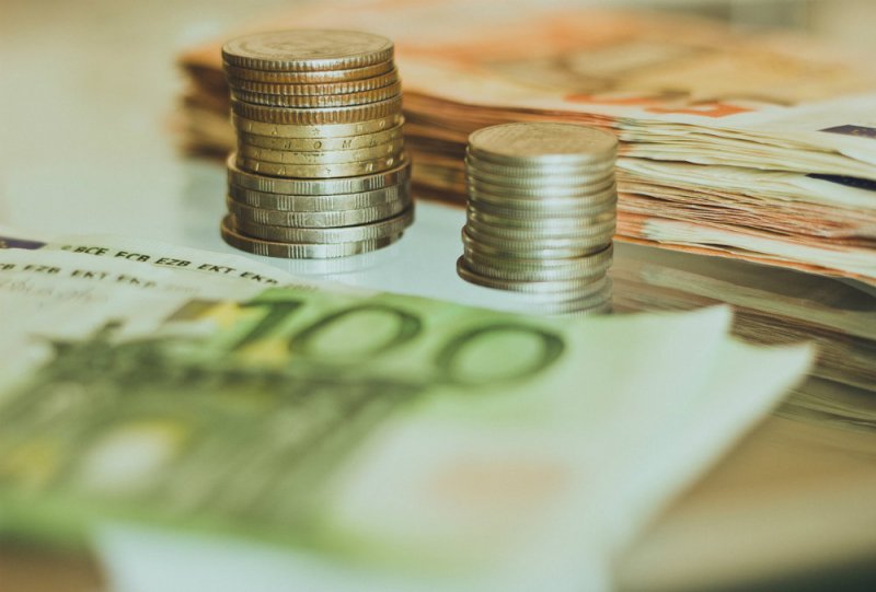 Курс евро впервые с 20 мая превысил отметку в 79 рублей - «Финансы»