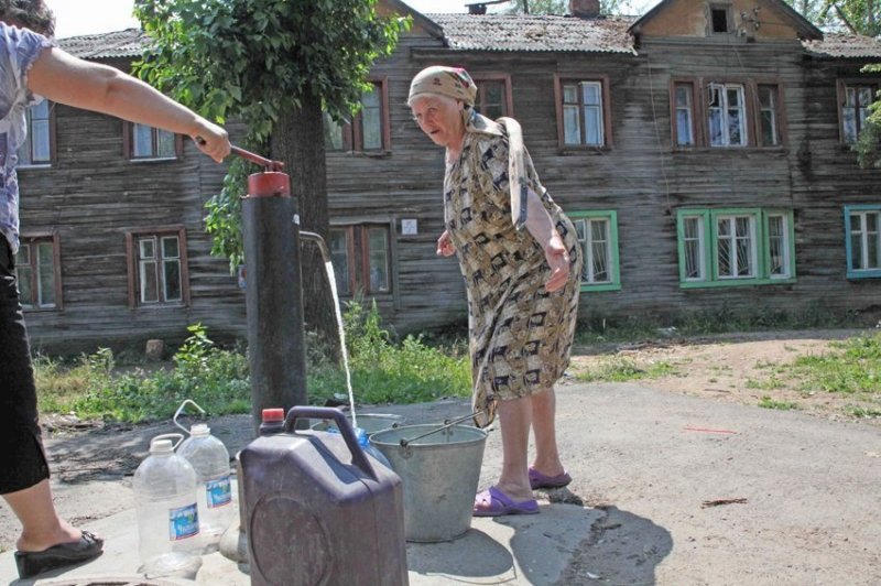 Жители трех астраханских поселков остались без воды в 40-градусную жару - «Финансы»