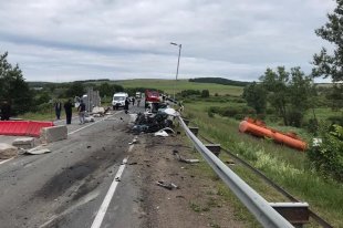 В Екатеринбурге автобус врезался в дерево, пострадали пассажиры - «Финансы»