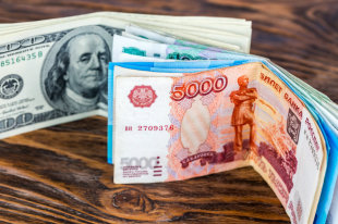 До какого уровня может подняться курс рубля к осени - «Финансы»