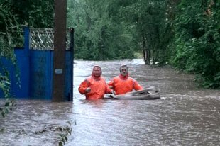 Видео: В Ростове спасатели на лодках эвакуировали около 100 человек - «Финансы»