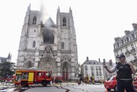 Прокурор французского Нанта назвал возможную причину пожара в соборе - «Финансы»