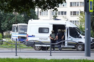 Террорист в Луцке не соглашается отпустить заложников - «Финансы»