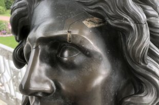 В Петербурге запретили продавать алкоголь в мини-барах в жилых домах - «Финансы»