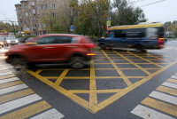 Один человек погиб при столкновении автобуса и грузовика в Москве - «Финансы»