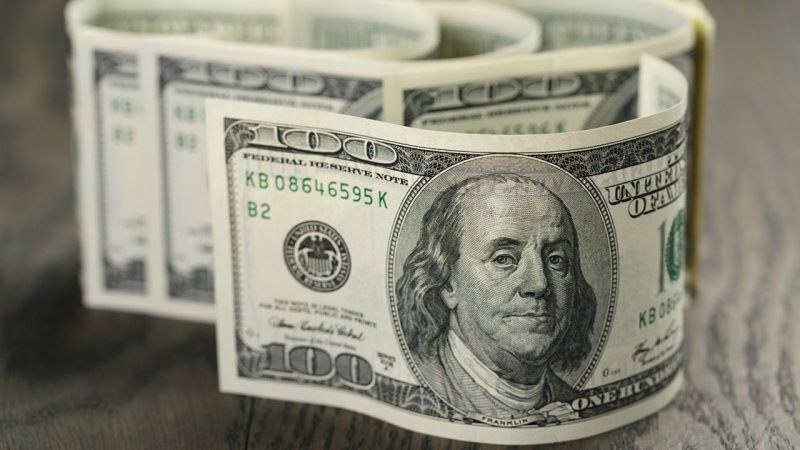 Курс доллара продолжает расти - «Финансы»