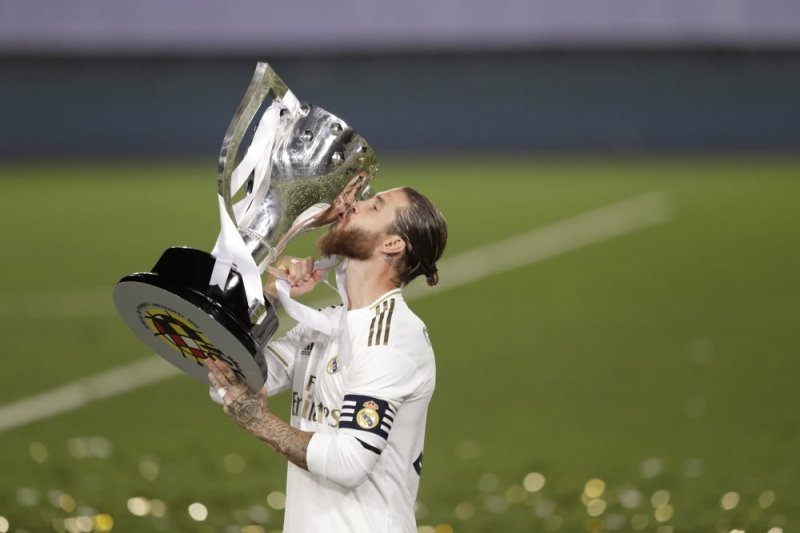 "Барселона" поздравила "Реал" с чемпионством - «Финансы»