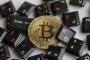 В середине августа рубль снова ждут серьезные испытания - «Финансы»