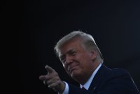 ВВС США изучат данные о замеченном рядом с самолетом Трампа беспилотнике - «Финансы»