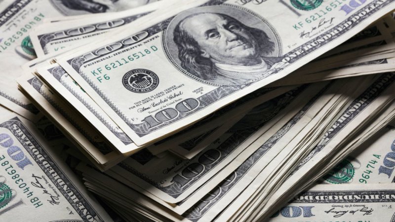 Курс доллара открыл неделю снижением - «Финансы»