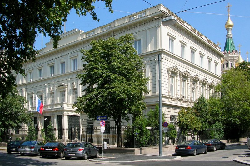 Посольство: Москва зеркально ответит на высылку из Австрии дипломата РФ - «Финансы»
