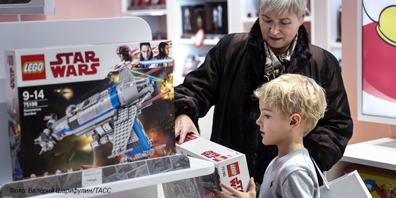 В Сбербанке рассказали о тратах российских родителей на игрушки - «Финансы»