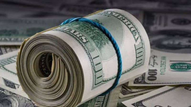 Курс доллара снова растет - «Финансы»