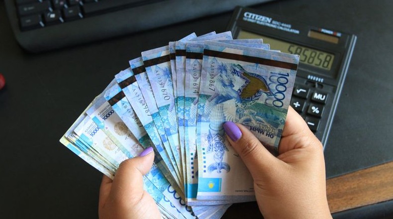Заявления на более чем 280 млрд тенге приняли банки по выплате компенсации по тенговым депозитам - «Финансы»