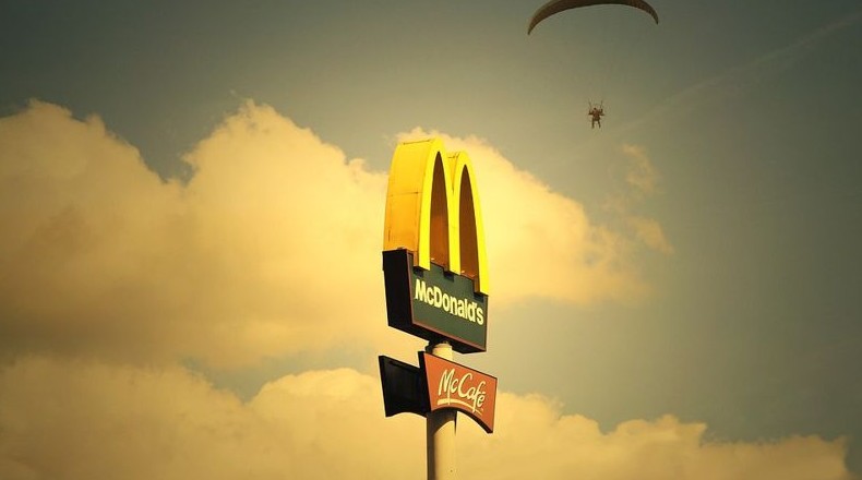 McDonald's планирует сокращение рабочих по всему миру - «Финансы»